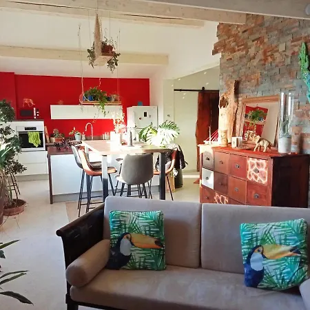 Logement De Charme Avec Piscine Et Jacuzzi Carnoules  Exterior foto