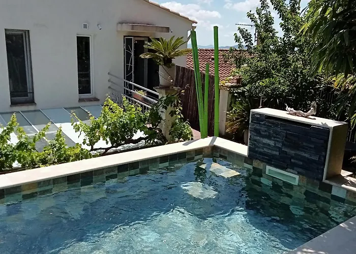 Logement De Charme Avec Piscine Et Jacuzzi