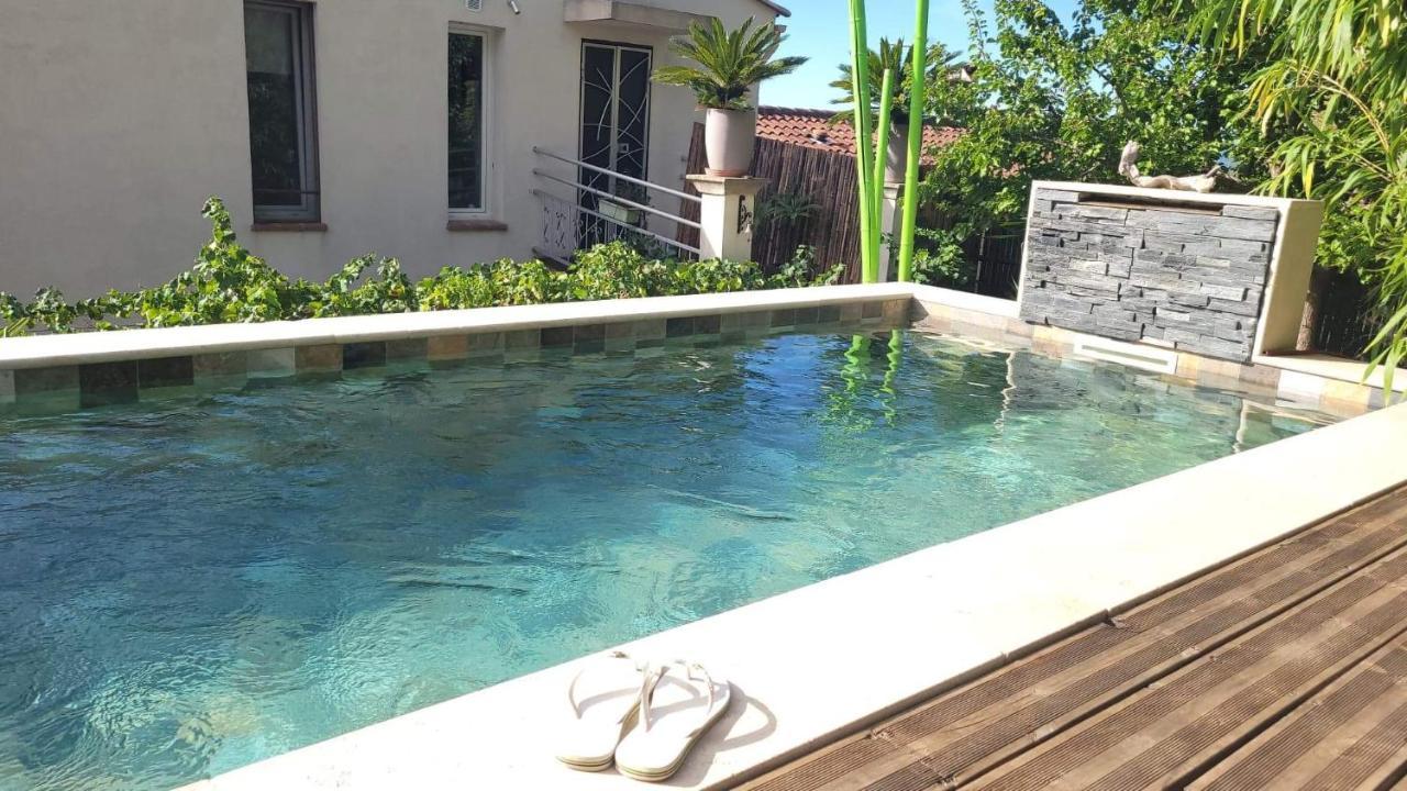 De Charme Avec Piscine Et Jacuzzi Apartment *